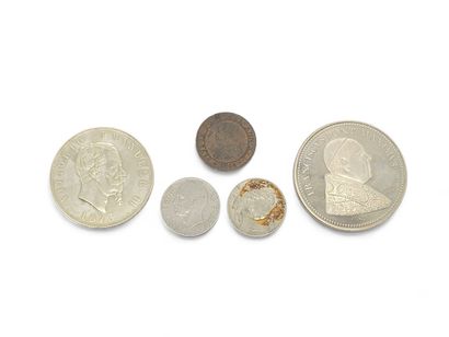 ITALY AND PAPUA
Five coins and medals :
a...