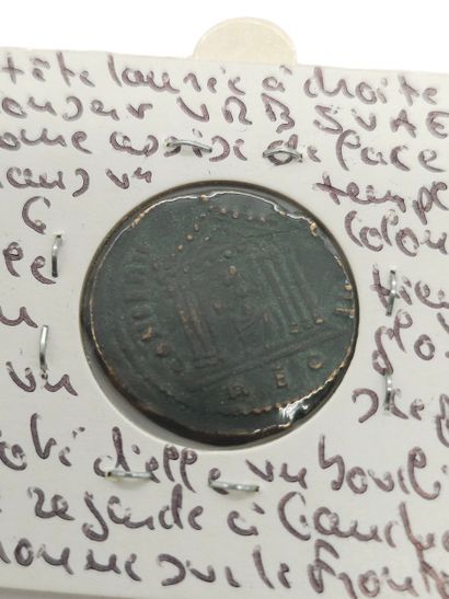ROMAN EMPIRE
Reunion of two Follis or Nummus...