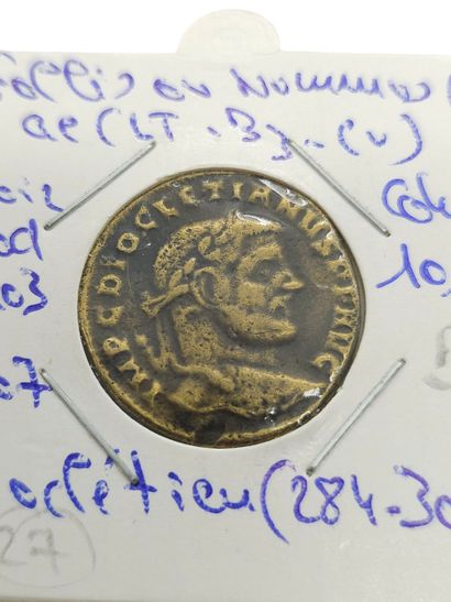 ROMAN EMPIRE
Reunion of two Follis or Nummus...