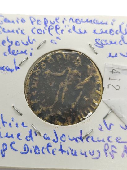 ROMAN EMPIRE
Reunion of two Follis or Nummus...