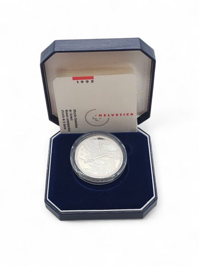 Swiss commemorative coin set in 999° silver...