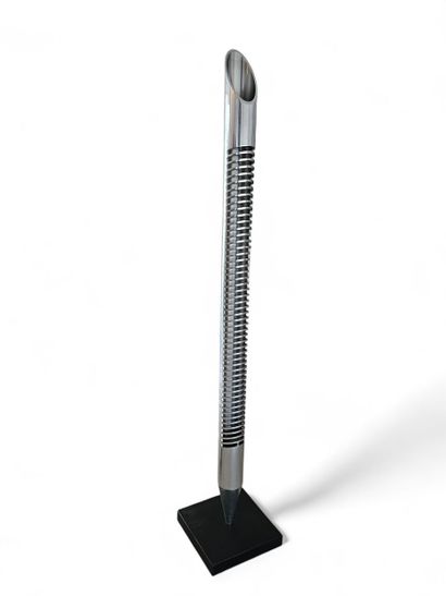 David LEWIS, designer BANG OLUFSEN, publisher
Luminaire...