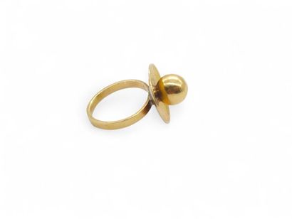 modern foreign work
Ball ring in 750° yellow...