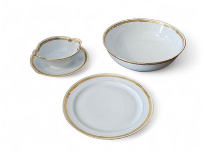 BERNARDAUD Limoges
Fifty-six-piece dinner...