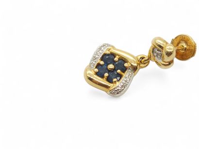 TRAVAIL MODERNE
Paire de boucles d'oreilles...