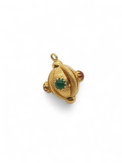 PENDENTIF Lanterne en or jaune 750° ornée...