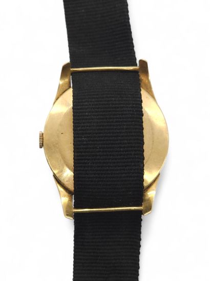 GIRARD PERREGAUX
Round watch case in 750°...