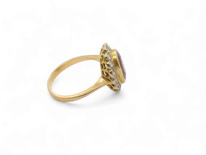 BAGUE marguerite en or deux tons 750° ornée...