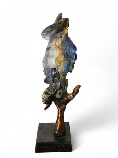 Yves LOHE (born 1947)
Clown head
Cast glass...