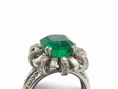 20th century FRENCH WORK 
RING in 950° platinum...