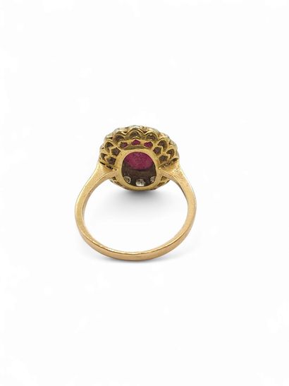 BAGUE marguerite en or deux tons 750° ornée...