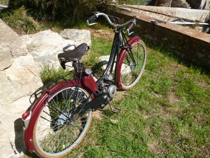 FAVOR (Marque de Clermont Ferrand)
Cyclomoteur...
