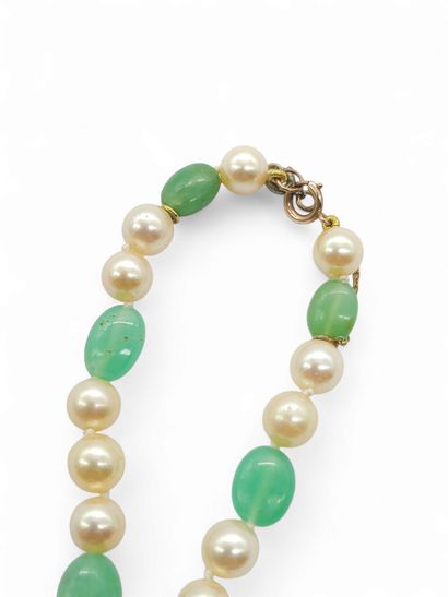COLLIER sautoir de vingt-trois perles de...