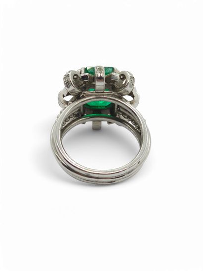 20th century FRENCH WORK 
RING in 950° platinum...