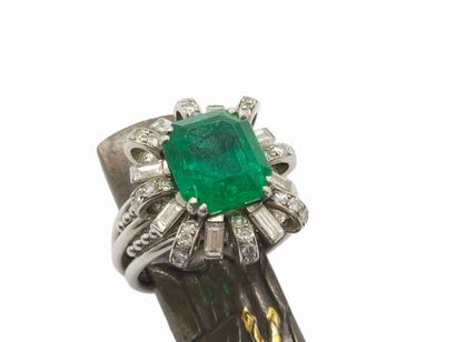 20th century FRENCH WORK 
RING in 950° platinum...
