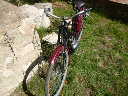 FAVOR (Marque de Clermont Ferrand)
Cyclomoteur...