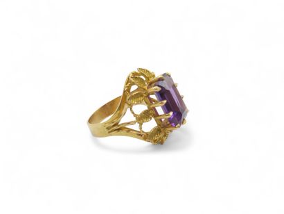 TRAVAIL Français
Bague en or jaune 750° ciselé...