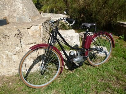 FAVOR (Marque de Clermont Ferrand)
Cyclomoteur...