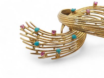 750° yellow gold openwork brooch decorated...