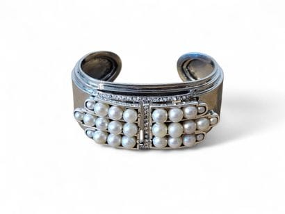 TRAVAIL Français 
Important bracelet rigide...