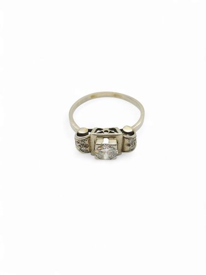 French WORK Xxème siècle
RING in 750° white...