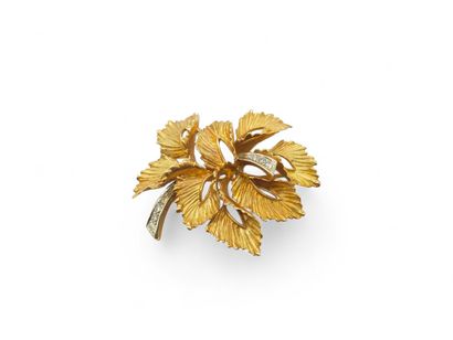 FRENCH WORK circa 1950/1960
Brooch in 750°...