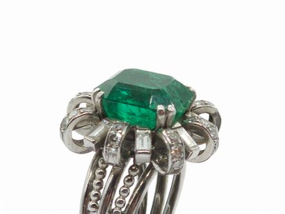 20th century FRENCH WORK 
RING in 950° platinum...