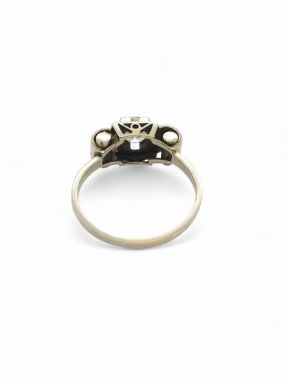 French WORK Xxème siècle
RING in 750° white...