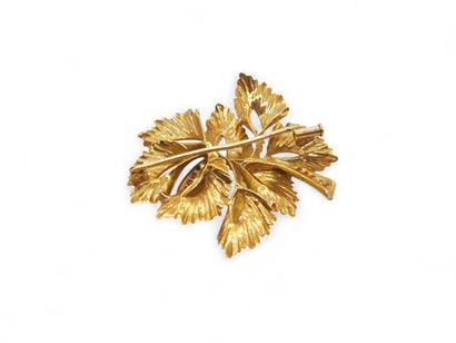 FRENCH WORK circa 1950/1960
Brooch in 750°...