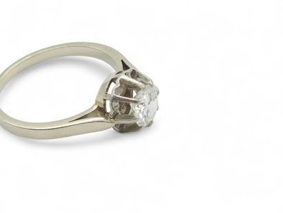 BAGUE solitaire en or gris 750° ornée d'un...