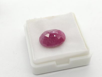 RUBIS pinkish red , ovale , Madagascar ,...