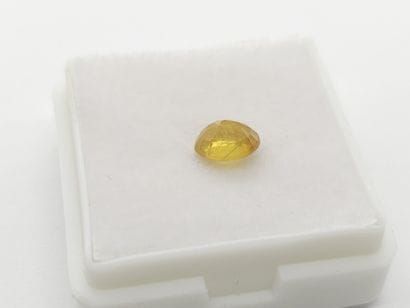 SAPHIR yellow , ovale , Tanzania , 1,04 Carats,...