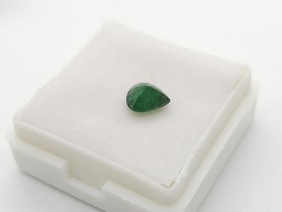 GRENAT tsavorite intense green , poire ,...