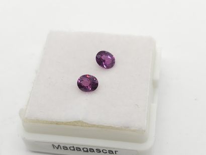 GRENAT pinkish purple rhodolite Nbr 2 , oval...