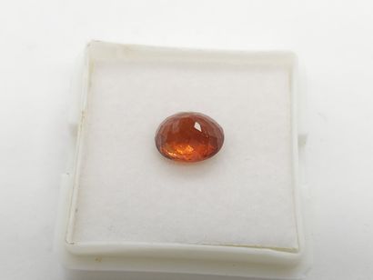 GRENAT orange spessartite , oval , Namibia...