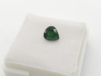 GRENAT tsavorite intense green , poire ,...