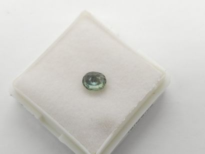 SAPPHIRE bluish green VS , oval , Tanzania...