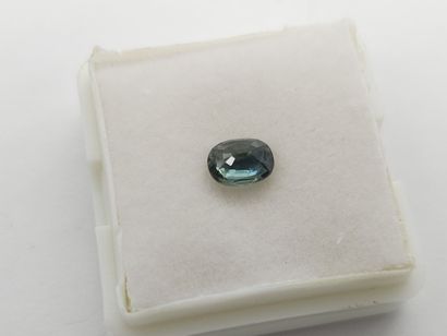 SAPHIRE bluish green VVS , oval , Australia...