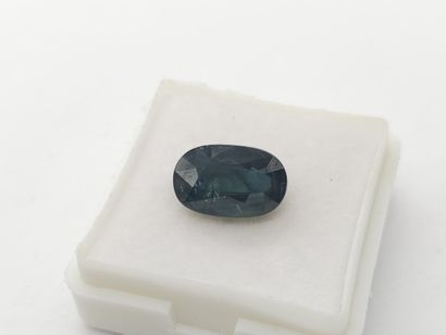 SAPHIR greenish blue , oval , Australia ,...
