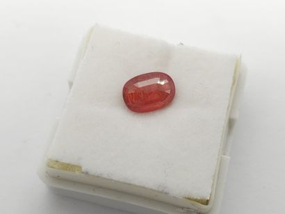 SAPPHIRE reddish orange , oval , Madagascar...