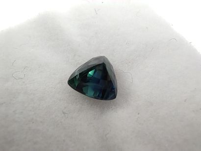 SAPHIR greenish blue Madagascar trillion
Dim:...