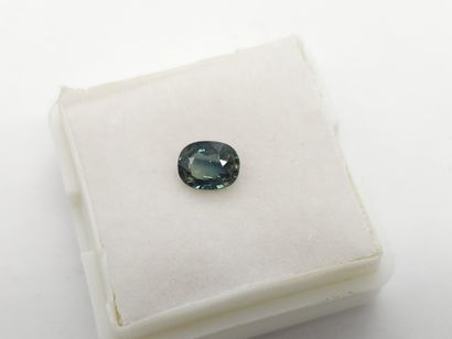 SAPHIRE bluish green VVS , oval , Australia...