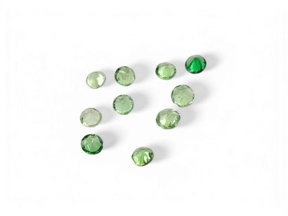 TEN round tsavorite green GRENATS, Tanzanian,...