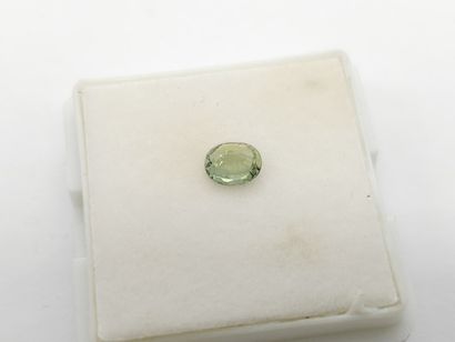 SAPHIR greenish blue VS , oval , Australia...