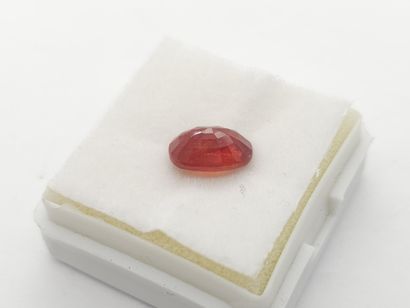 SAPPHIRE reddish orange , oval , Madagascar...