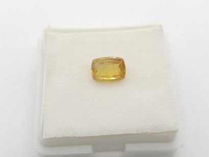 SAPHIR yellow , Antique-cut , Madagascar...