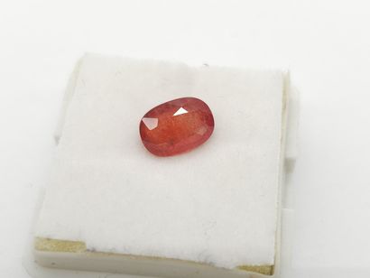 SAPPHIRE reddish orange , oval , Madagascar...