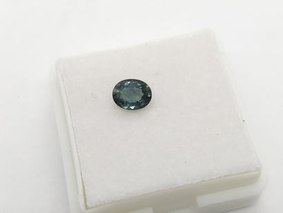 SAPHIRE greenish blue , oval , Niger , 0,71...