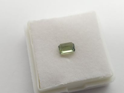 SAPHIR bluish green , octagon , Australia...