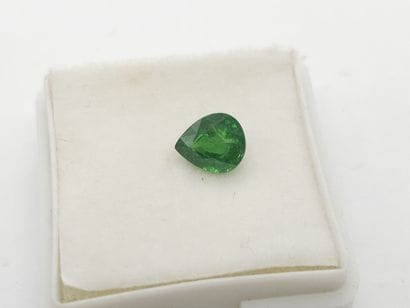 GRENAT tsavorite forest green , poire , Tanzanie...